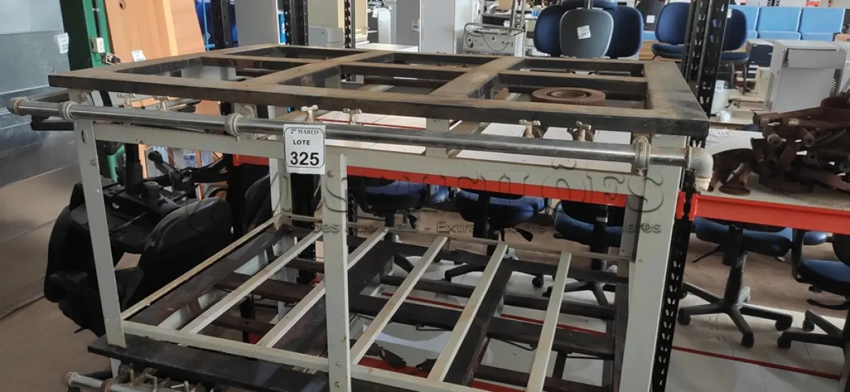 LOTE 325 - 01 FOGÃO INDUSTRIAL DE 06 BOCAS INCOMPLETO. (NO ESTADO) ATENÇÃO! FAZER A VISITAÇÃO ANTES DE ARREMATAR, NÃO SABEMOS SE FUNCIONA, LEILÃO NÃO TEM GARANTIA E NEM DEVOLUÇÃO, SUJEITO A POSSÍVEIS AVARIAS VISÍVEIS/OCULTAS E/OU AUSÊNCIA DE COMPONENTES.