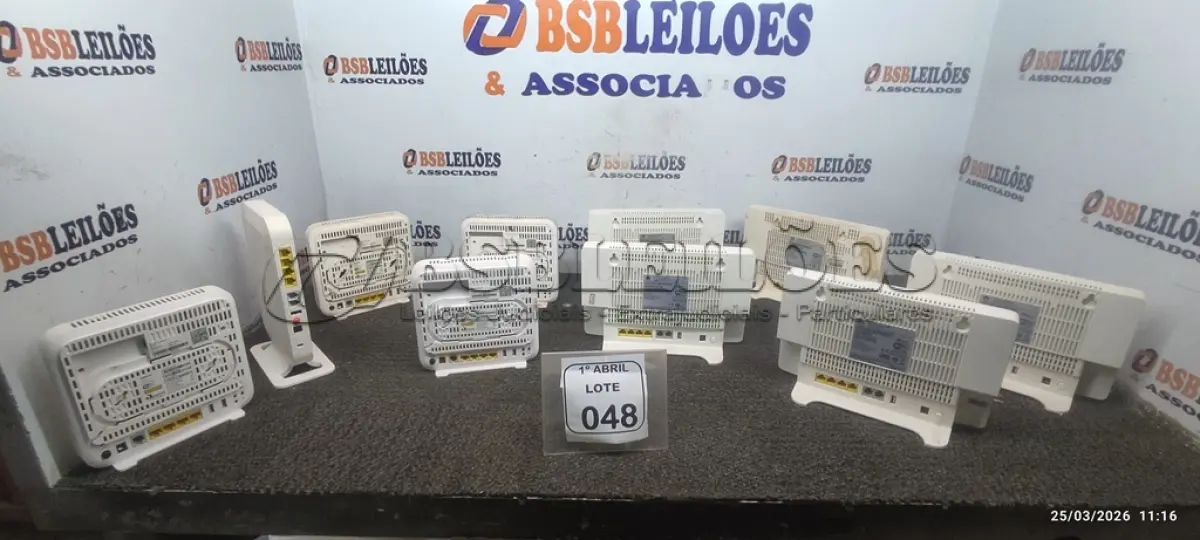 LOTE 048 - 10 ROTEADORES DE MARCAS E MODELOS DIVERSOS. (NO ESTADO) ATENÇÃO! FAZER A VISITAÇÃO ANTES DE ARREMATAR, NÃO SABEMOS SE FUNCIONA, LEILÃO NÃO TEM GARANTIA E NEM DEVOLUÇÃO, SUJEITO A POSSÍVEIS AVARIAS VISÍVEIS/OCULTAS E/OU AUSÊNCIA DE COMPONENTES.