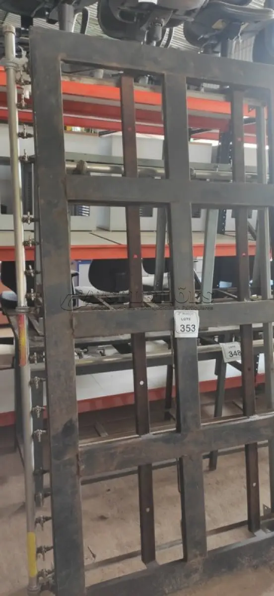 LOTE 353 - 01 FOGÃO INDUSTRIAL DE 08 BOCAS INCOMPLETO. (NO ESTADO) ATENÇÃO! FAZER A VISITAÇÃO ANTES DE ARREMATAR, NÃO SABEMOS SE FUNCIONA, LEILÃO NÃO TEM GARANTIA E NEM DEVOLUÇÃO, SUJEITO A POSSÍVEIS AVARIAS VISÍVEIS/OCULTAS E/OU AUSÊNCIA DE COMPONENTES.