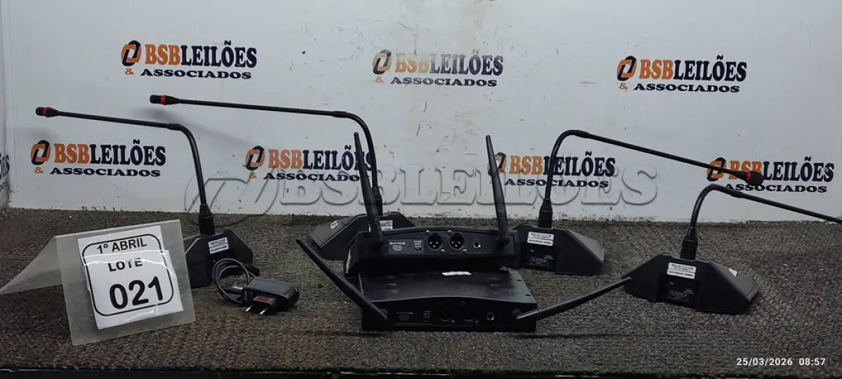 LOTE 021 - 02 RECEPTORES DE MICROFONE MODELO KRD200DG MARCA KARSECT E 04 MICROFONES DE MESA MODELO KLT16G MARCA KARSECT. (NO ESTADO) ATENÇÃO! FAZER A VISITAÇÃO ANTES DE ARREMATAR, NÃO SABEMOS SE FUNCIONA, LEILÃO NÃO TEM GARANTIA E NEM DEVOLUÇÃO, SUJEITO A POSSÍVEIS AVARIAS VISÍVEIS/OCULTAS E/OU AUSÊNCIA DE COMPONENTES.