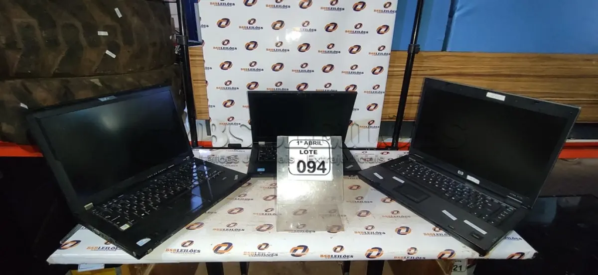 LOTE 094 - 01 NOTEBOOK MARCA HP E 02 NOTEBOOKS MARCA LENOVO. (NO ESTADO) ATENÇÃO! FAZER A VISITAÇÃO ANTES DE ARREMATAR, NÃO SABEMOS SE FUNCIONA, LEILÃO NÃO TEM GARANTIA E NEM DEVOLUÇÃO, SUJEITO A POSSÍVEIS AVARIAS VISÍVEIS/OCULTAS E/OU AUSÊNCIA DE COMPONENTES.