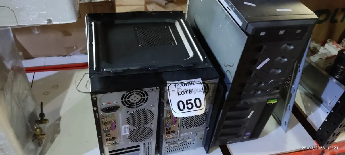 LOTE 050 - 02 CPUS ATX 4 BAIAS E 01 GABINETE ATX 4 BAIAS. (NO ESTADO) ATENÇÃO! FAZER A VISITAÇÃO ANTES DE ARREMATAR, NÃO SABEMOS SE FUNCIONA, LEILÃO NÃO TEM GARANTIA E NEM DEVOLUÇÃO, SUJEITO A POSSÍVEIS AVARIAS VISÍVEIS/OCULTAS E/OU AUSÊNCIA DE COMPONENTES.
