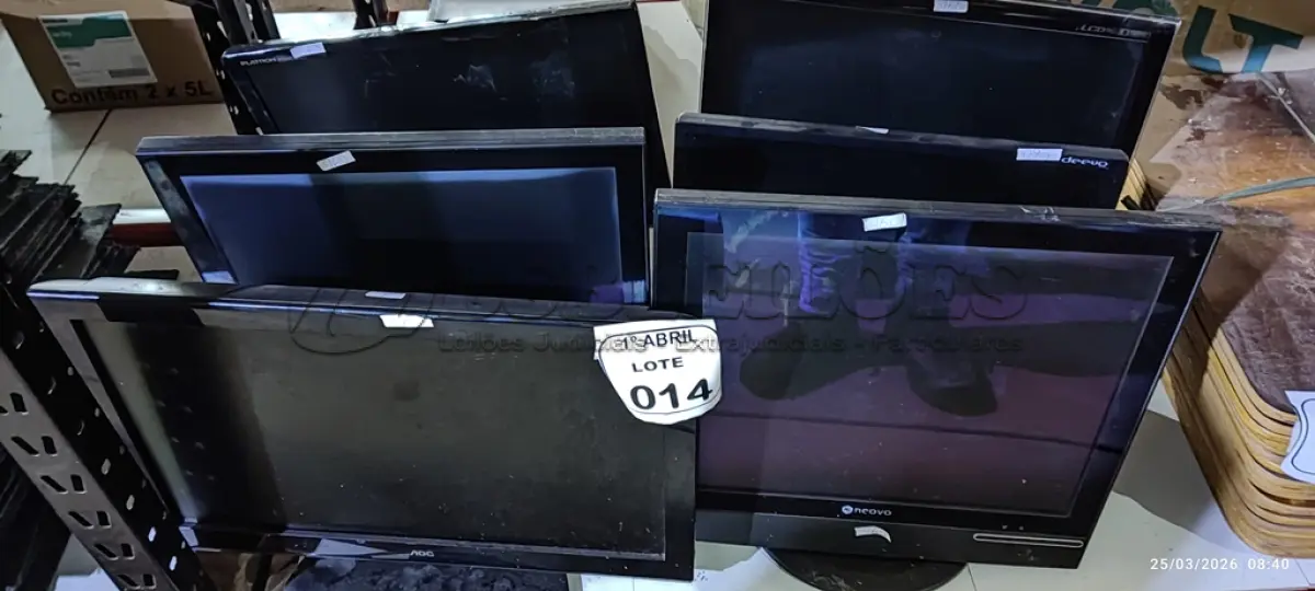 LOTE 014 - 06 MONITORES DEMARCAS E MODELOS DIVERSOS. (NO ESTADO) ATENÇÃO! FAZER A VISITAÇÃO ANTES DE ARREMATAR, NÃO SABEMOS SE FUNCIONA, LEILÃO NÃO TEM GARANTIA E NEM DEVOLUÇÃO, SUJEITO A POSSÍVEIS AVARIAS VISÍVEIS/OCULTAS E/OU AUSÊNCIA DE COMPONENTES.