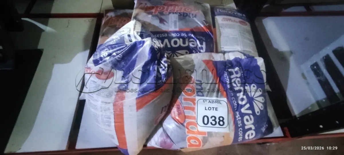LOTE 038 - 05 PACOTES DE MASSA CORRIDA DE 15KG CADA MARCA RENOVARE. (NO ESTADO) ATENÇÃO! FAZER A VISITAÇÃO ANTES DE ARREMATAR, NÃO SABEMOS SE FUNCIONA, LEILÃO NÃO TEM GARANTIA E NEM DEVOLUÇÃO, SUJEITO A POSSÍVEIS AVARIAS VISÍVEIS/OCULTAS E/OU AUSÊNCIA DE COMPONENTES.