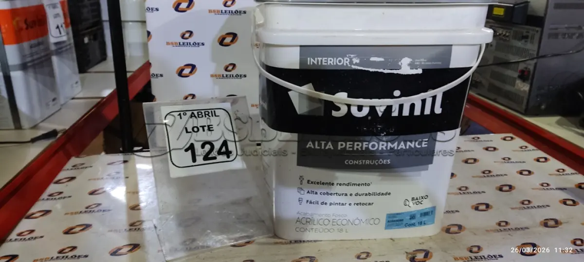 LOTE 124 - 01 BALDE DE TINTA ACRÍLICO ECONÔMICO INTERIOR 18L NA COR FOSCO BRANCO MARCA SUVINIL. (NO ESTADO) ATENÇÃO! FAZER A VISITAÇÃO ANTES DE ARREMATAR, NÃO SABEMOS SE FUNCIONA, LEILÃO NÃO TEM GARANTIA E NEM DEVOLUÇÃO, SUJEITO A POSSÍVEIS AVARIAS VISÍVEIS/OCULTAS E/OU AUSÊNCIA DE COMPONENTES.
