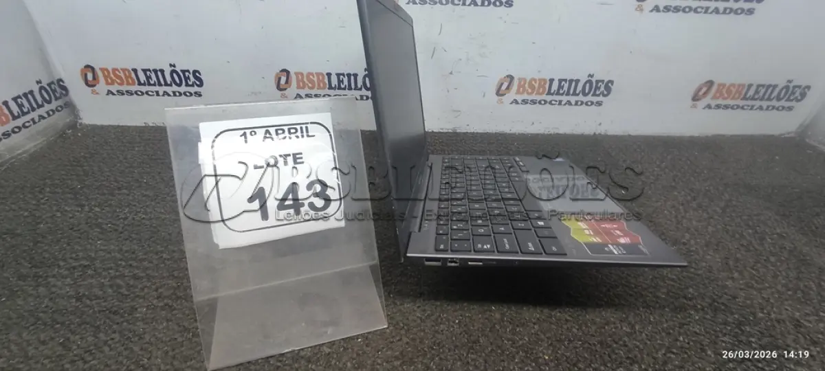 LOTE 143 - 01 NOTEBOOK MARCA POSITIVO. (NO ESTADO) ATENÇÃO! FAZER A VISITAÇÃO ANTES DE ARREMATAR, NÃO SABEMOS SE FUNCIONA, LEILÃO NÃO TEM GARANTIA E NEM DEVOLUÇÃO, SUJEITO A POSSÍVEIS AVARIAS VISÍVEIS/OCULTAS E/OU AUSÊNCIA DE COMPONENTES.