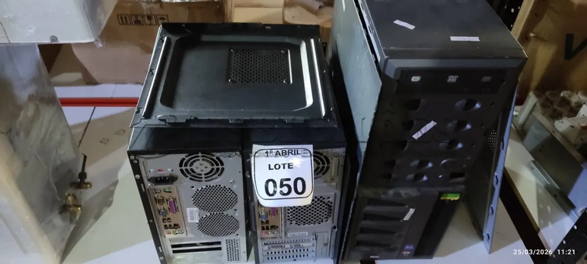 LOTE 050 - 02 CPUS ATX 4 BAIAS E 01 GABINETE ATX 4 BAIAS. (NO ESTADO) ATENÇÃO! FAZER A VISITAÇÃO ANTES DE ARREMATAR, NÃO SABEMOS SE FUNCIONA, LEILÃO NÃO TEM GARANTIA E NEM DEVOLUÇÃO, SUJEITO A POSSÍVEIS AVARIAS VISÍVEIS/OCULTAS E/OU AUSÊNCIA DE COMPONENTES.