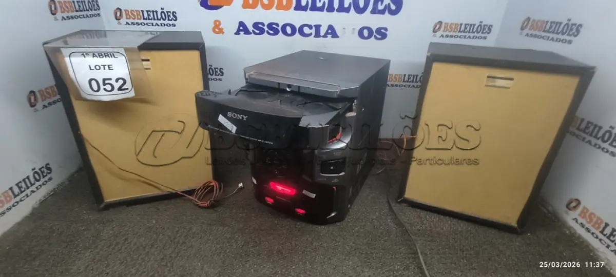 LOTE 052 - 01 MINI SYSTEM COM 02 CAIXAS MARCA SONY. (NO ESTADO) ATENÇÃO! FAZER A VISITAÇÃO ANTES DE ARREMATAR, NÃO SABEMOS SE FUNCIONA, LEILÃO NÃO TEM GARANTIA E NEM DEVOLUÇÃO, SUJEITO A POSSÍVEIS AVARIAS VISÍVEIS/OCULTAS E/OU AUSÊNCIA DE COMPONENTES.