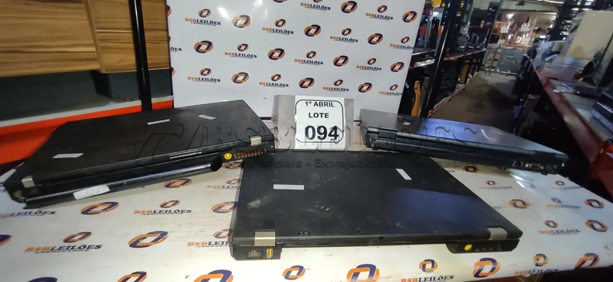 LOTE 094 - 01 NOTEBOOK MARCA HP E 02 NOTEBOOKS MARCA LENOVO. (NO ESTADO) ATENÇÃO! FAZER A VISITAÇÃO ANTES DE ARREMATAR, NÃO SABEMOS SE FUNCIONA, LEILÃO NÃO TEM GARANTIA E NEM DEVOLUÇÃO, SUJEITO A POSSÍVEIS AVARIAS VISÍVEIS/OCULTAS E/OU AUSÊNCIA DE COMPONENTES.