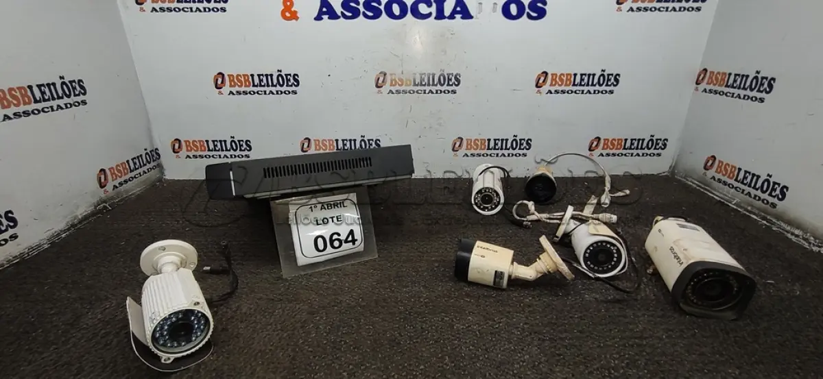 LOTE 064 - 01 DVR MARCA INTELBRAS E 06 CÂMERAS DE MONITORAMENTO MARCA INTELBRAS. (NO ESTADO) ATENÇÃO! FAZER A VISITAÇÃO ANTES DE ARREMATAR, NÃO SABEMOS SE FUNCIONA, LEILÃO NÃO TEM GARANTIA E NEM DEVOLUÇÃO, SUJEITO A POSSÍVEIS AVARIAS VISÍVEIS/OCULTAS E/OU AUSÊNCIA DE COMPONENTES.