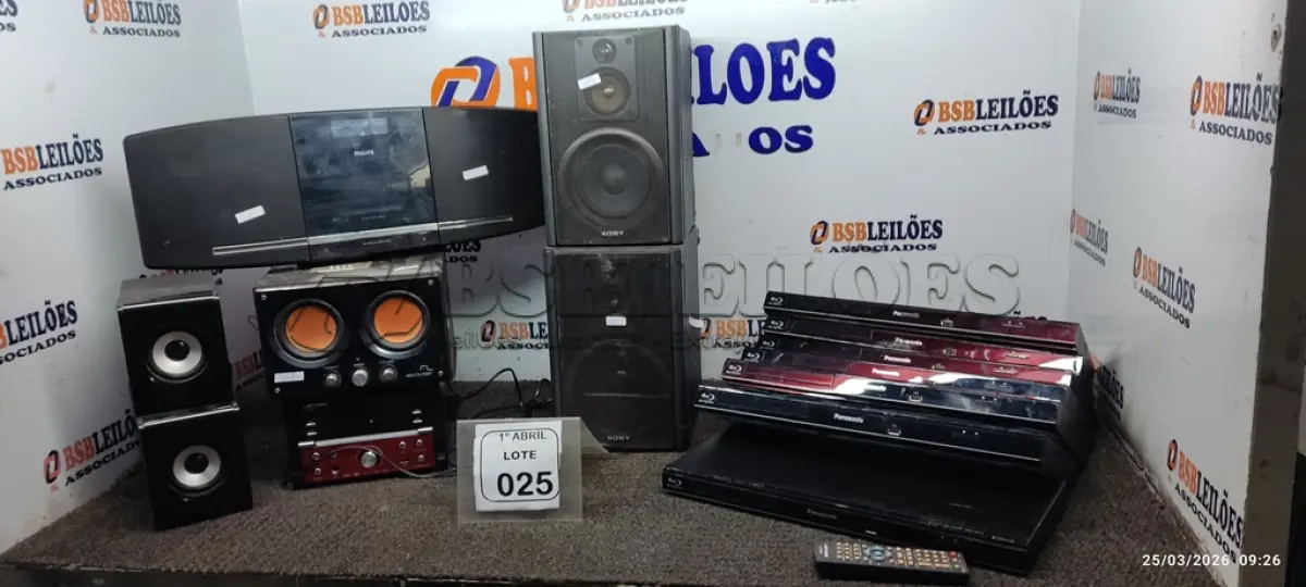 LOTE 025 - 04 BLU-RAY DISC MODELO DMP-BD75 MARCA PANASONIC, 01 MICRO SYSTEM MARCA PHILIPS, 01 CAIXA DE SOM MARCA MULTILASER, 01 APARELHO DE SOM MARCA LENDEX E 03 CAIXAS DE SOM. (NO ESTADO) ATENÇÃO! FAZER A VISITAÇÃO ANTES DE ARREMATAR, NÃO SABEMOS SE FUNCIONA, LEILÃO NÃO TEM GARANTIA E NEM DEVOLUÇÃO, SUJEITO A POSSÍVEIS AVARIAS VISÍVEIS/OCULTAS E/OU AUSÊNCIA DE COMPONENTES.