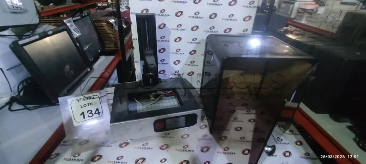 LOTE 134 - 01 IMPRESSORA 3D. (NO ESTADO) ATENÇÃO! FAZER A VISITAÇÃO ANTES DE ARREMATAR, NÃO SABEMOS SE FUNCIONA, LEILÃO NÃO TEM GARANTIA E NEM DEVOLUÇÃO, SUJEITO A POSSÍVEIS AVARIAS VISÍVEIS/OCULTAS E/OU AUSÊNCIA DE COMPONENTES.