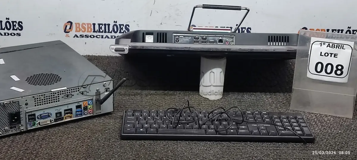 LOTE 008 - 01 ALL IN ONE MARCA ARQUIMEDES, 01 CPU E 01 TECLADO DE PC. (NO ESTADO) ATENÇÃO! FAZER A VISITAÇÃO ANTES DE ARREMATAR, NÃO SABEMOS SE FUNCIONA, LEILÃO NÃO TEM GARANTIA E NEM DEVOLUÇÃO, SUJEITO A POSSÍVEIS AVARIAS VISÍVEIS/OCULTAS E/OU AUSÊNCIA DE COMPONENTES.