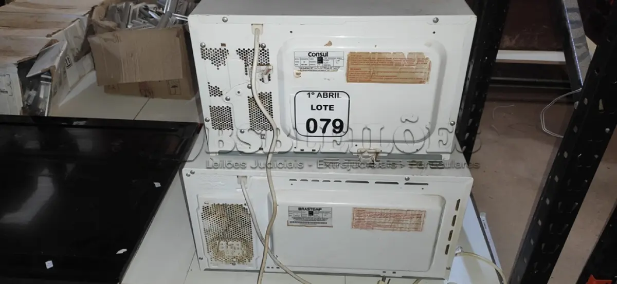 LOTE 079 - 02 MICRO-ONDAS MARCAS BRASTEMP E CONSUL. (NO ESTADO) ATENÇÃO! FAZER A VISITAÇÃO ANTES DE ARREMATAR, NÃO SABEMOS SE FUNCIONA, LEILÃO NÃO TEM GARANTIA E NEM DEVOLUÇÃO, SUJEITO A POSSÍVEIS AVARIAS VISÍVEIS/OCULTAS E/OU AUSÊNCIA DE COMPONENTES.