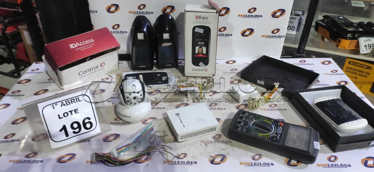 LOTE 196 - 01 BABA ELETRÔNICA MARCA MOTOROLA, 02 CONTROLADORES DE ACESSO COM RECONHECIMENTO FACIAL MARCA IDACCESS, 01 CÂMERA DE MONITORAMENTO E 01 ROTEADOR. (NO ESTADO) ATENÇÃO! FAZER A VISITAÇÃO ANTES DE ARREMATAR, NÃO SABEMOS SE FUNCIONA, LEILÃO NÃO TEM GARANTIA E NEM DEVOLUÇÃO, SUJEITO A POSSÍVEIS AVARIAS VISÍVEIS/OCULTAS E/OU AUSÊNCIA DE COMPONENTES.