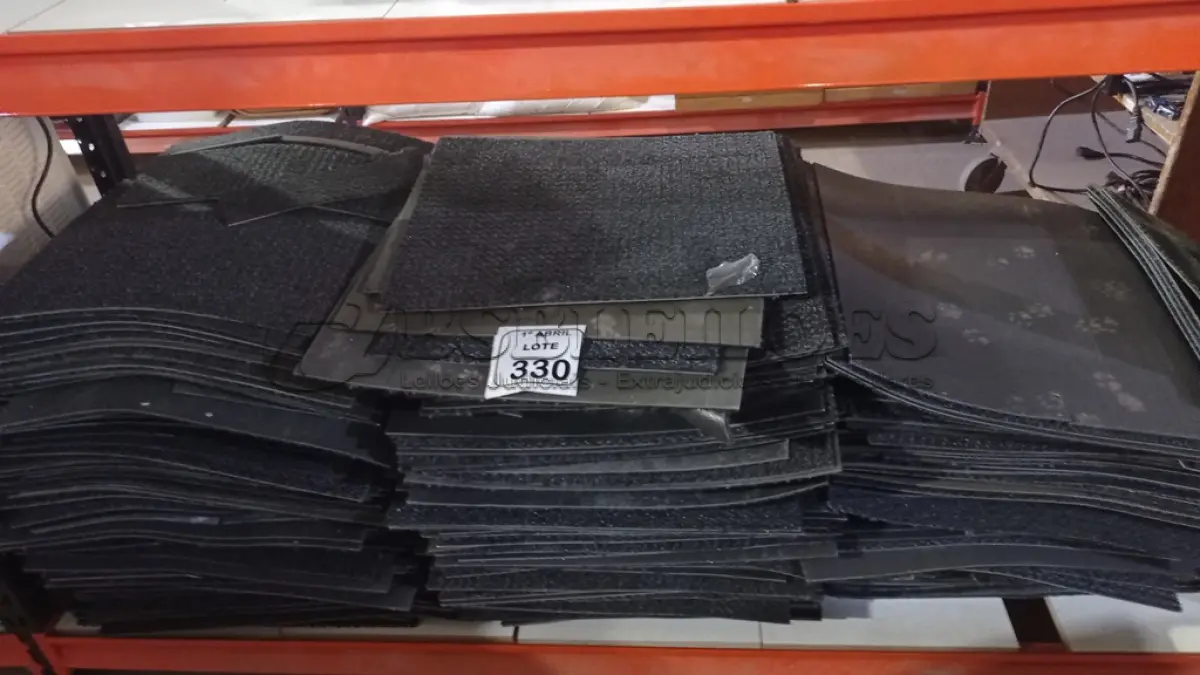 LOTE 330