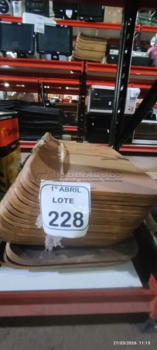 LOTE 228 - 20 PLACAS DE MADEIRA. (NO ESTADO) ATENÇÃO! FAZER A VISITAÇÃO ANTES DE ARREMATAR, NÃO SABEMOS SE FUNCIONA, LEILÃO NÃO TEM GARANTIA E NEM DEVOLUÇÃO, SUJEITO A POSSÍVEIS AVARIAS VISÍVEIS/OCULTAS E/OU AUSÊNCIA DE COMPONENTES.