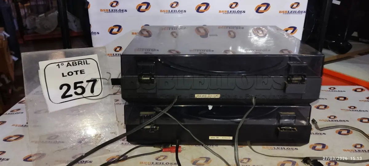 LOTE 257 - 02 TOCA DISCOS MARCA SONY. (NO ESTADO) ATENÇÃO! FAZER A VISITAÇÃO ANTES DE ARREMATAR, NÃO SABEMOS SE FUNCIONA, LEILÃO NÃO TEM GARANTIA E NEM DEVOLUÇÃO, SUJEITO A POSSÍVEIS AVARIAS VISÍVEIS/OCULTAS E/OU AUSÊNCIA DE COMPONENTES.