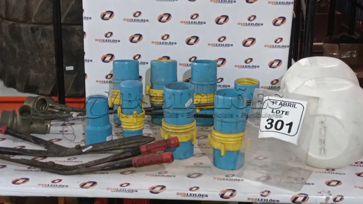 LOTE 301 - 02 BOIAS MARCA DECA, 08 ADAPTADORES DE IRRIGAÇÃO E 02 TESOURAS DE JARDIM. (NO ESTADO) ATENÇÃO! FAZER A VISITAÇÃO ANTES DE ARREMATAR, NÃO SABEMOS SE FUNCIONA, LEILÃO NÃO TEM GARANTIA E NEM DEVOLUÇÃO, SUJEITO A POSSÍVEIS AVARIAS VISÍVEIS/OCULTAS E/OU AUSÊNCIA DE COMPONENTES.