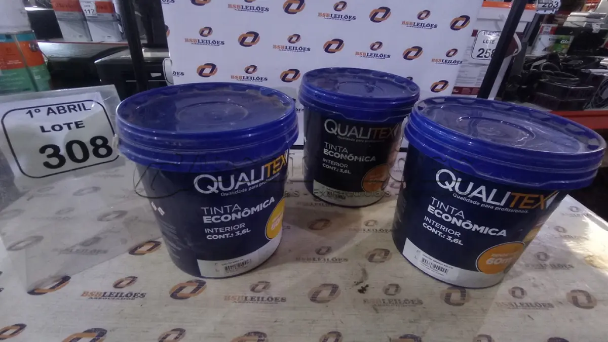 LOTE 308 - 03 BALDES DE TINTA ECONÔMICAPARA INTERIOR DE 3,6L SENDO 02 NA COR AMARELO OURO E 01 NA COR AREIA MACA QUALITEX. (NO ESTADO) ATENÇÃO! FAZER A VISITAÇÃO ANTES DE ARREMATAR, NÃO SABEMOS SE FUNCIONA, LEILÃO NÃO TEM GARANTIA E NEM DEVOLUÇÃO, SUJEITO A POSSÍVEIS AVARIAS VISÍVEIS/OCULTAS E/OU AUSÊNCIA DE COMPONENTES.