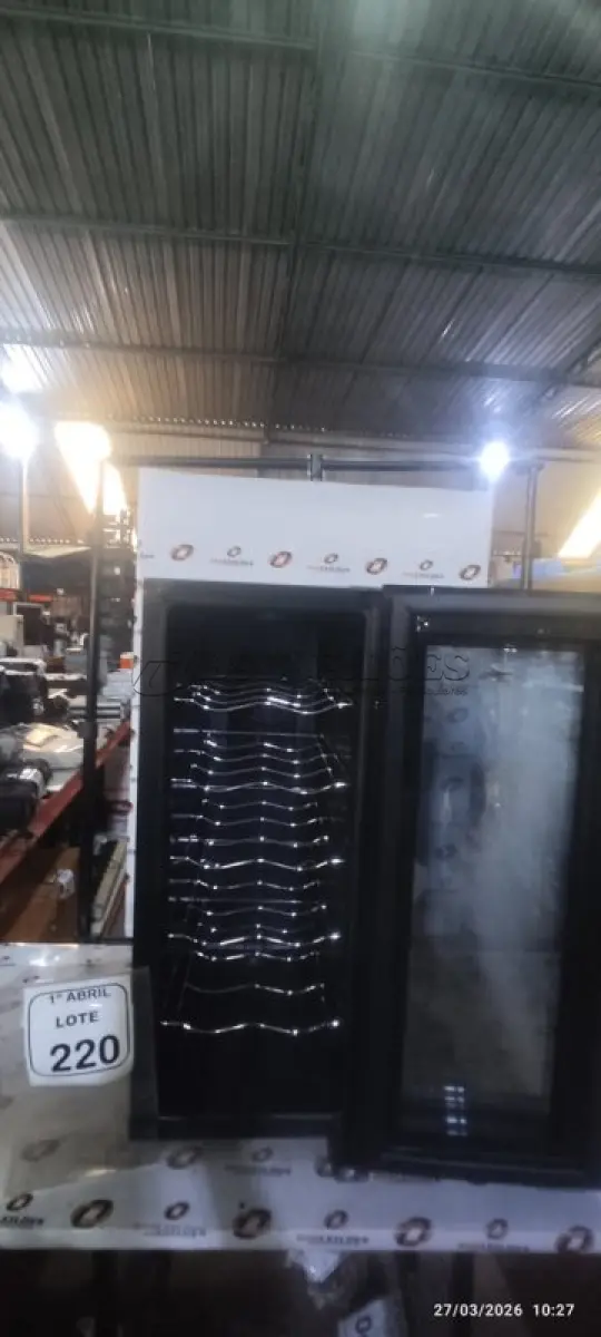 LOTE 220 - 01 CLIMATIZADOR DE VINHO 12 GARRAFAS 220V MARCA EASY COOLER. (NO ESTADO) ATENÇÃO! FAZER A VISITAÇÃO ANTES DE ARREMATAR, NÃO SABEMOS SE FUNCIONA, LEILÃO NÃO TEM GARANTIA E NEM DEVOLUÇÃO, SUJEITO A POSSÍVEIS AVARIAS VISÍVEIS/OCULTAS E/OU AUSÊNCIA DE COMPONENTES.