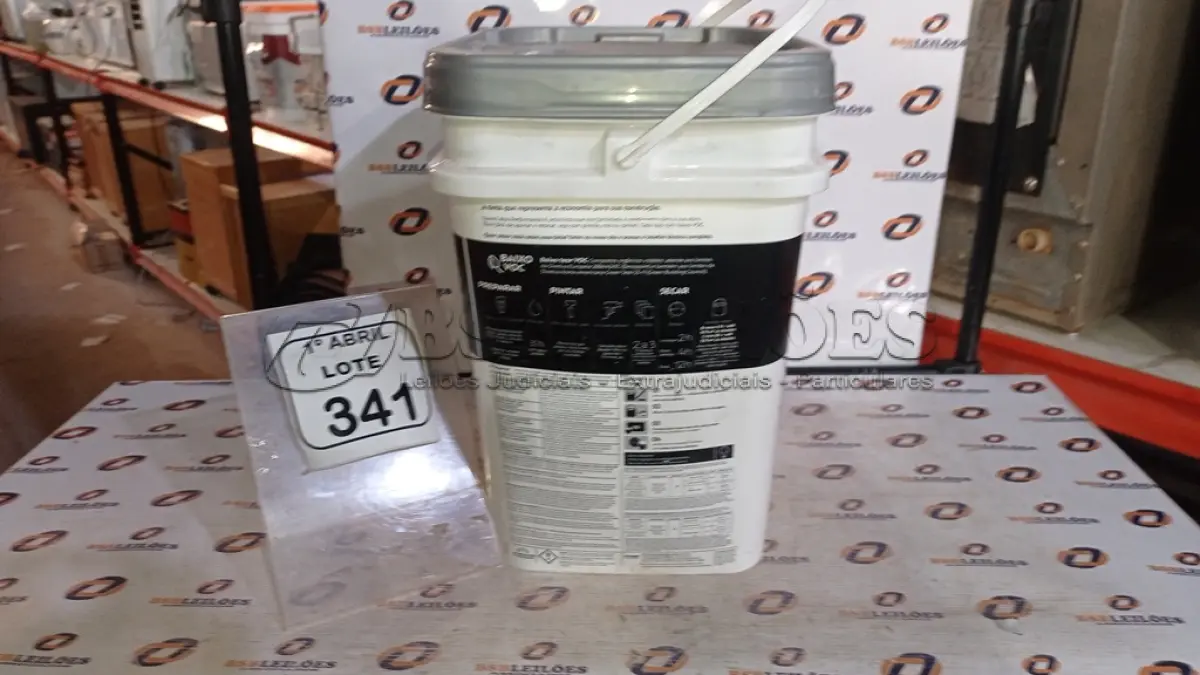 LOTE 341 - 01 BALDE DE TINTA ACRÍLICO ECONÔMICO INTERIOR 18L NA COR FOSCO BRANCO MARCA SUVINIL. (NO ESTADO) ATENÇÃO! FAZER A VISITAÇÃO ANTES DE ARREMATAR, NÃO SABEMOS SE FUNCIONA, LEILÃO NÃO TEM GARANTIA E NEM DEVOLUÇÃO, SUJEITO A POSSÍVEIS AVARIAS VISÍVEIS/OCULTAS E/OU AUSÊNCIA DE COMPONENTES.