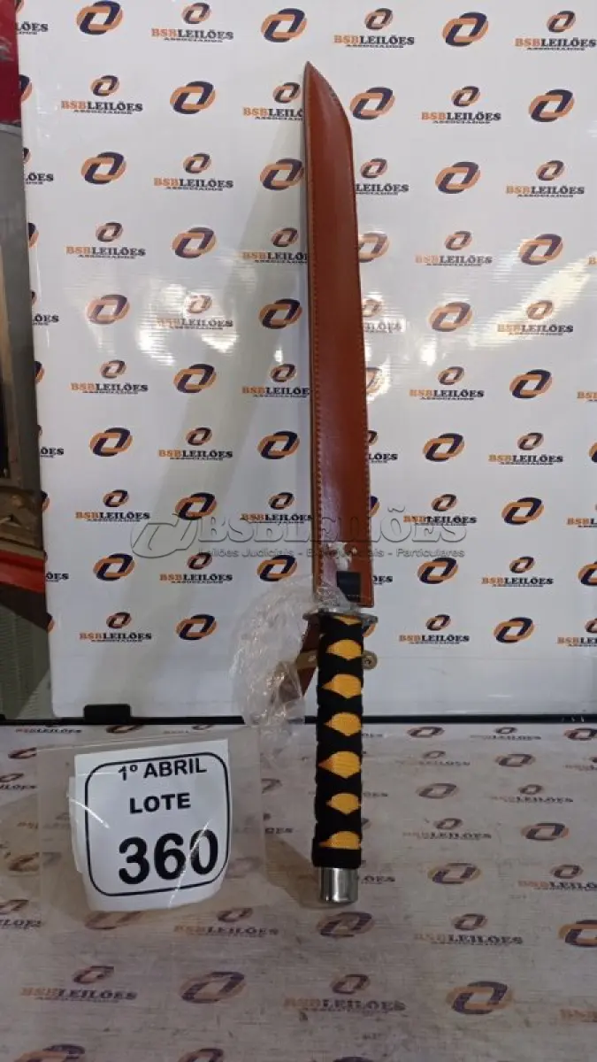 LOTE 360 - 01 FACÃO TIPO KATANA COM LÂMINA DE 50CM. (NO ESTADO) ATENÇÃO! FAZER A VISITAÇÃO ANTES DE ARREMATAR, NÃO SABEMOS SE FUNCIONA, LEILÃO NÃO TEM GARANTIA E NEM DEVOLUÇÃO, SUJEITO A POSSÍVEIS AVARIAS VISÍVEIS/OCULTAS E/OU AUSÊNCIA DE COMPONENTES.