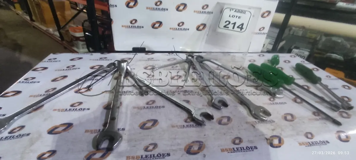 LOTE 214 - 01 LOTE COM VÁRIAS CHAVES TAMANHOS E MEDIDAS DIVERSAS MARCA BELZER. (NO ESTADO) ATENÇÃO! FAZER A VISITAÇÃO ANTES DE ARREMATAR, NÃO SABEMOS SE FUNCIONA, LEILÃO NÃO TEM GARANTIA E NEM DEVOLUÇÃO, SUJEITO A POSSÍVEIS AVARIAS VISÍVEIS/OCULTAS E/OU AUSÊNCIA DE COMPONENTES.