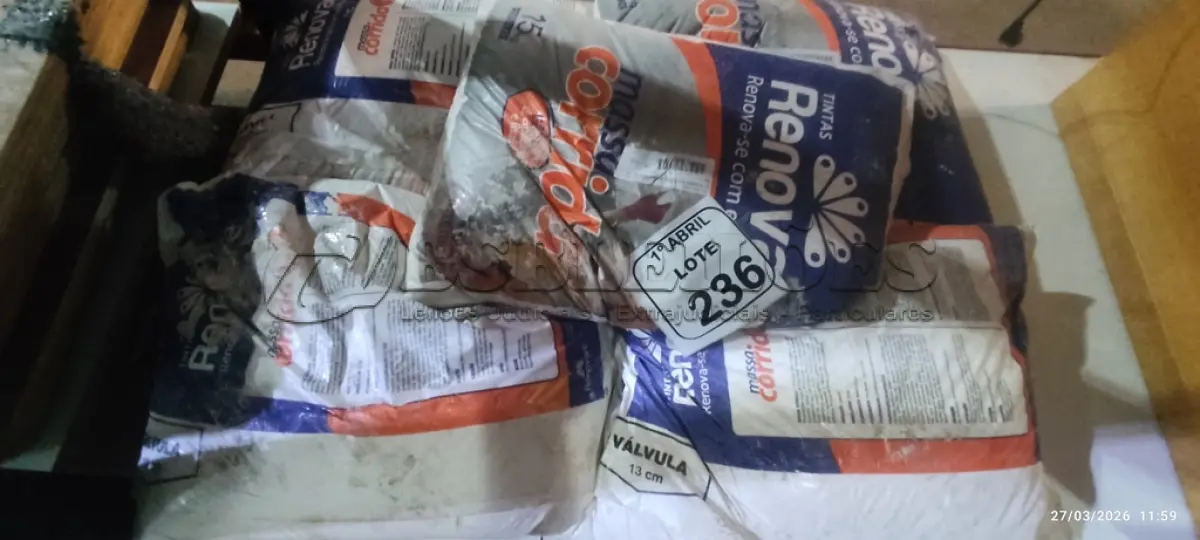 LOTE 236 - 05 PACOTES DE MASSA CORRIDA DE 15KG CADA MARCA RENOVARE. (NO ESTADO) ATENÇÃO! FAZER A VISITAÇÃO ANTES DE ARREMATAR, NÃO SABEMOS SE FUNCIONA, LEILÃO NÃO TEM GARANTIA E NEM DEVOLUÇÃO, SUJEITO A POSSÍVEIS AVARIAS VISÍVEIS/OCULTAS E/OU AUSÊNCIA DE COMPONENTES.