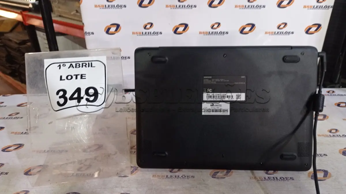 LOTE 349 - 01 CHROMEBOOK 16GB MEMÓRIA 2GB LINHA CONNECT MARCA SAMSUNG COM FONTE. (NO ESTADO) ATENÇÃO! FAZER A VISITAÇÃO ANTES DE ARREMATAR, NÃO SABEMOS SE FUNCIONA, LEILÃO NÃO TEM GARANTIA E NEM DEVOLUÇÃO, SUJEITO A POSSÍVEIS AVARIAS VISÍVEIS/OCULTAS E/OU AUSÊNCIA DE COMPONENTES.