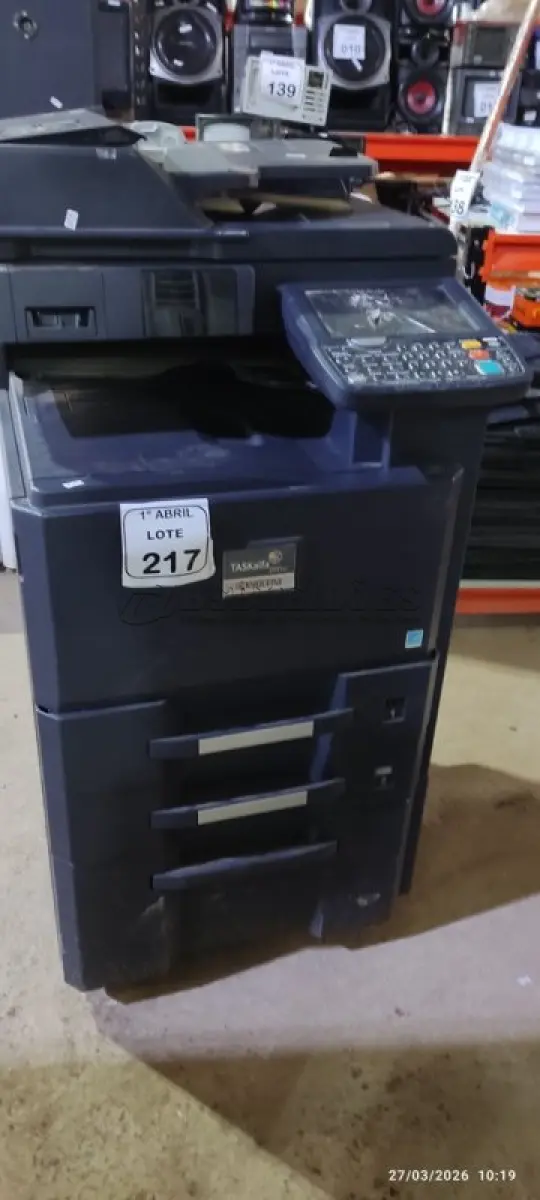 LOTE 217 - 01 COPIADORA TASKALFA 2551CI 110V MARCA KYOCERA. (NO ESTADO) ATENÇÃO! FAZER A VISITAÇÃO ANTES DE ARREMATAR, NÃO SABEMOS SE FUNCIONA, LEILÃO NÃO TEM GARANTIA E NEM DEVOLUÇÃO, SUJEITO A POSSÍVEIS AVARIAS VISÍVEIS/OCULTAS E/OU AUSÊNCIA DE COMPONENTES.