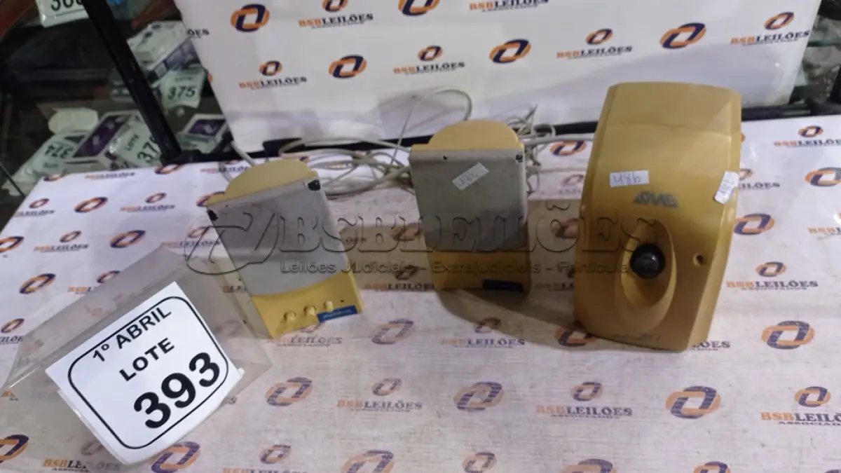 LOTE 393 - 01 NOBREAK DE 300VA MARCA SMS E 02 CAIXAS DE SOM MULTIMIDIA MODELO SPEAK SYSTEM. (NO ESTADO) ATENÇÃO! FAZER A VISITAÇÃO ANTES DE ARREMATAR, NÃO SABEMOS SE FUNCIONA, LEILÃO NÃO TEM GARANTIA E NEM DEVOLUÇÃO, SUJEITO A POSSÍVEIS AVARIAS VISÍVEIS/OCULTAS E/OU AUSÊNCIA DE COMPONENTES.