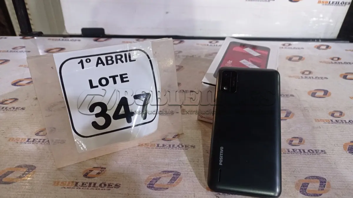 LOTE 347 - 01 SMARTFONE MARCA POSITIVO. (NO ESTADO) ATENÇÃO! FAZER A VISITAÇÃO ANTES DE ARREMATAR, NÃO SABEMOS SE FUNCIONA, LEILÃO NÃO TEM GARANTIA E NEM DEVOLUÇÃO, SUJEITO A POSSÍVEIS AVARIAS VISÍVEIS/OCULTAS E/OU AUSÊNCIA DE COMPONENTES.