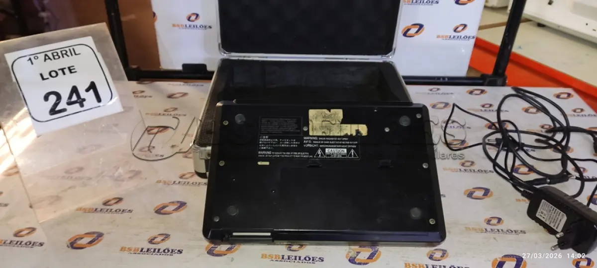 LOTE 241 - 01 CENTRO DE PRODUÇÃO MUSICAL MPC500 MARCA AKAI. (NO ESTADO) ATENÇÃO! FAZER A VISITAÇÃO ANTES DE ARREMATAR, NÃO SABEMOS SE FUNCIONA, LEILÃO NÃO TEM GARANTIA E NEM DEVOLUÇÃO, SUJEITO A POSSÍVEIS AVARIAS VISÍVEIS/OCULTAS E/OU AUSÊNCIA DE COMPONENTES.