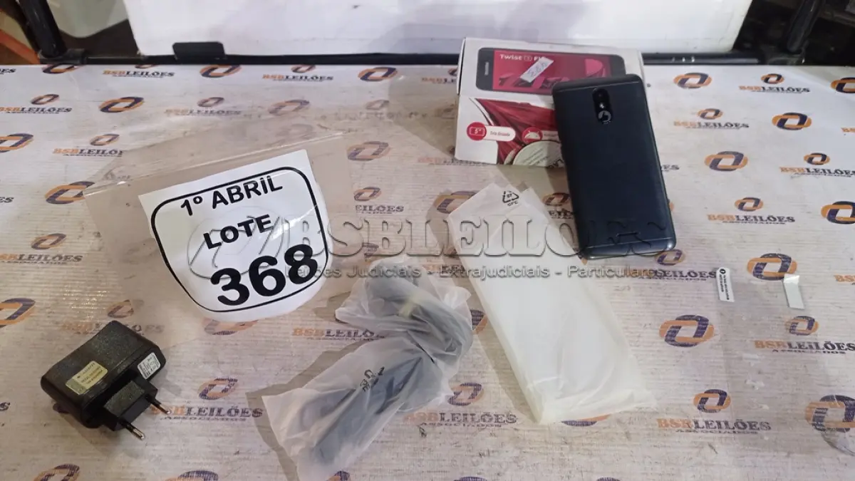 LOTE 368 - 01 SMARTFONE MODELO TWIST MARCA POSITIVO. (NO ESTADO) ATENÇÃO! FAZER A VISITAÇÃO ANTES DE ARREMATAR, NÃO SABEMOS SE FUNCIONA, LEILÃO NÃO TEM GARANTIA E NEM DEVOLUÇÃO, SUJEITO A POSSÍVEIS AVARIAS VISÍVEIS/OCULTAS E/OU AUSÊNCIA DE COMPONENTES.