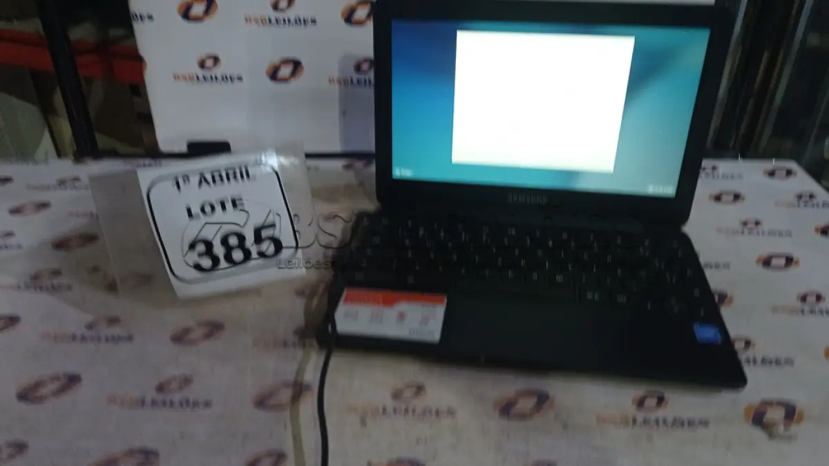 LOTE 385 - 01 CHROMEBOOK 16GB MEMÓRIA 2GB LINHA CONNECT MARCA SAMSUNG COM FONTE. (NO ESTADO) ATENÇÃO! FAZER A VISITAÇÃO ANTES DE ARREMATAR, NÃO SABEMOS SE FUNCIONA, LEILÃO NÃO TEM GARANTIA E NEM DEVOLUÇÃO, SUJEITO A POSSÍVEIS AVARIAS VISÍVEIS/OCULTAS E/OU AUSÊNCIA DE COMPONENTES.