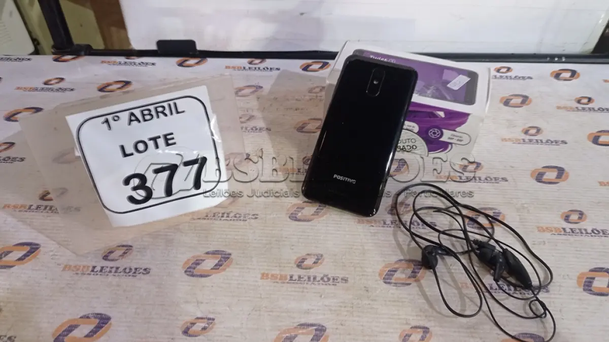 LOTE 377 - 01 SMARTFONE MODELO TWIST MARCA POSITIVO. (NO ESTADO) ATENÇÃO! FAZER A VISITAÇÃO ANTES DE ARREMATAR, NÃO SABEMOS SE FUNCIONA, LEILÃO NÃO TEM GARANTIA E NEM DEVOLUÇÃO, SUJEITO A POSSÍVEIS AVARIAS VISÍVEIS/OCULTAS E/OU AUSÊNCIA DE COMPONENTES.