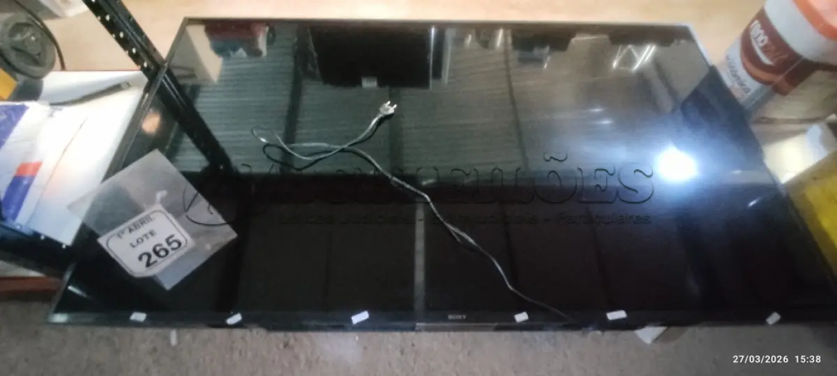 LOTE 265 - 01 TV LCD 65’’ MARCA SONY. (NO ESTADO) ATENÇÃO! FAZER A VISITAÇÃO ANTES DE ARREMATAR, NÃO SABEMOS SE FUNCIONA, LEILÃO NÃO TEM GARANTIA E NEM DEVOLUÇÃO, SUJEITO A POSSÍVEIS AVARIAS VISÍVEIS/OCULTAS E/OU AUSÊNCIA DE COMPONENTES.