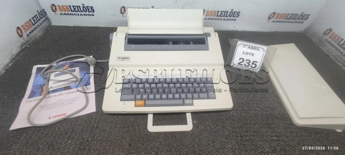 LOTE 235 - 01 MÁQUINA DE ESCREVER MODELO ES 3 MARCA CANON. (NO ESTADO) ATENÇÃO! FAZER A VISITAÇÃO ANTES DE ARREMATAR, NÃO SABEMOS SE FUNCIONA, LEILÃO NÃO TEM GARANTIA E NEM DEVOLUÇÃO, SUJEITO A POSSÍVEIS AVARIAS VISÍVEIS/OCULTAS E/OU AUSÊNCIA DE COMPONENTES.