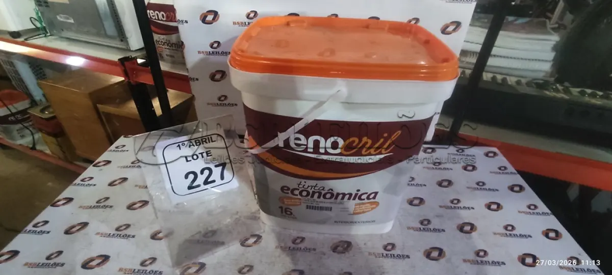 LOTE 227 - 01 BALDE DE TINTA ECONÔMICA 16L INTERIOR/EXTERIOR NA COR BRANCO NEVE MARCA RENOCRIL. (NO ESTADO) ATENÇÃO! FAZER A VISITAÇÃO ANTES DE ARREMATAR, NÃO SABEMOS SE FUNCIONA, LEILÃO NÃO TEM GARANTIA E NEM DEVOLUÇÃO, SUJEITO A POSSÍVEIS AVARIAS VISÍVEIS/OCULTAS E/OU AUSÊNCIA DE COMPONENTES.