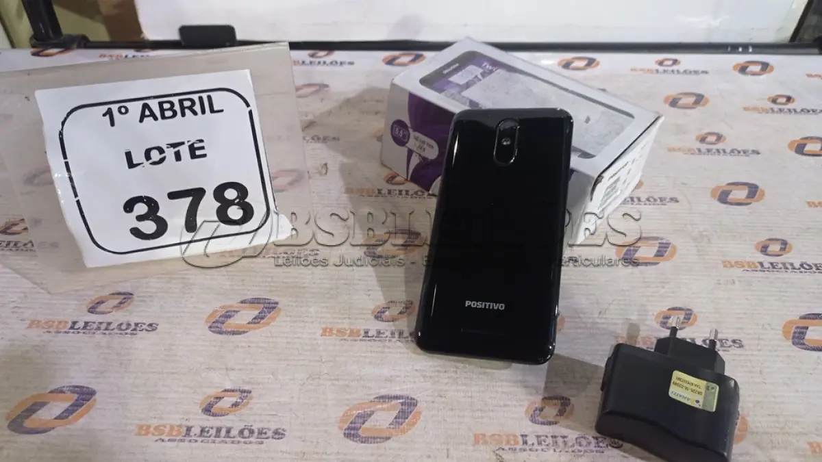 LOTE 378 - 01 SMARTFONE MODELO TWIST MARCA POSITIVO. (NO ESTADO) ATENÇÃO! FAZER A VISITAÇÃO ANTES DE ARREMATAR, NÃO SABEMOS SE FUNCIONA, LEILÃO NÃO TEM GARANTIA E NEM DEVOLUÇÃO, SUJEITO A POSSÍVEIS AVARIAS VISÍVEIS/OCULTAS E/OU AUSÊNCIA DE COMPONENTES.