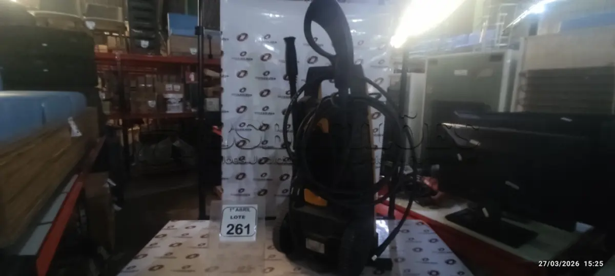 LOTE 261 - 01 MAQUINA DE ALTA PRESSÃO MODELO POWER WASH 2200PSI 220V MARCA ELECTROLUX. (NO ESTADO) ATENÇÃO! FAZER A VISITAÇÃO ANTES DE ARREMATAR, NÃO SABEMOS SE FUNCIONA, LEILÃO NÃO TEM GARANTIA E NEM DEVOLUÇÃO, SUJEITO A POSSÍVEIS AVARIAS VISÍVEIS/OCULTAS E/OU AUSÊNCIA DE COMPONENTES.