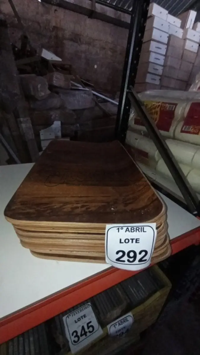 LOTE 292 - 10 PLACAS DE MADEIRA. (NO ESTADO) ATENÇÃO! FAZER A VISITAÇÃO ANTES DE ARREMATAR, NÃO SABEMOS SE FUNCIONA, LEILÃO NÃO TEM GARANTIA E NEM DEVOLUÇÃO, SUJEITO A POSSÍVEIS AVARIAS VISÍVEIS/OCULTAS E/OU AUSÊNCIA DE COMPONENTES.