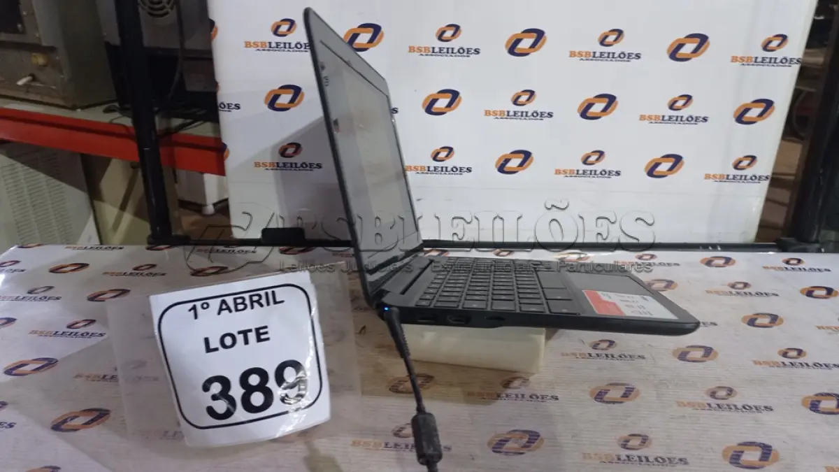 LOTE 389 - 01 CHROMEBOOK 16GB MEMÓRIA 2GB LINHA CONNECT MARCA SAMSUNG COM FONTE. (NO ESTADO) ATENÇÃO! FAZER A VISITAÇÃO ANTES DE ARREMATAR, NÃO SABEMOS SE FUNCIONA, LEILÃO NÃO TEM GARANTIA E NEM DEVOLUÇÃO, SUJEITO A POSSÍVEIS AVARIAS VISÍVEIS/OCULTAS E/OU AUSÊNCIA DE COMPONENTES.