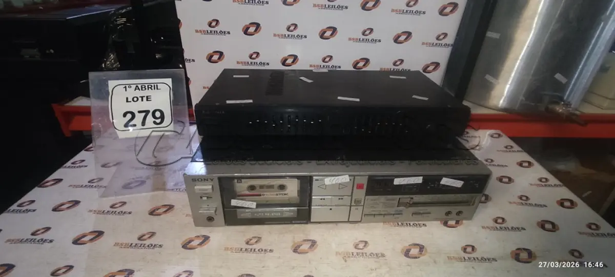 LOTE 279 - 01 MIXER DE MICROFONE E 01 TOCA FITAS CASSETE MODELO TC-FX410R MARCA SONY. (NO ESTADO) ATENÇÃO! FAZER A VISITAÇÃO ANTES DE ARREMATAR, NÃO SABEMOS SE FUNCIONA, LEILÃO NÃO TEM GARANTIA E NEM DEVOLUÇÃO, SUJEITO A POSSÍVEIS AVARIAS VISÍVEIS/OCULTAS E/OU AUSÊNCIA DE COMPONENTES.