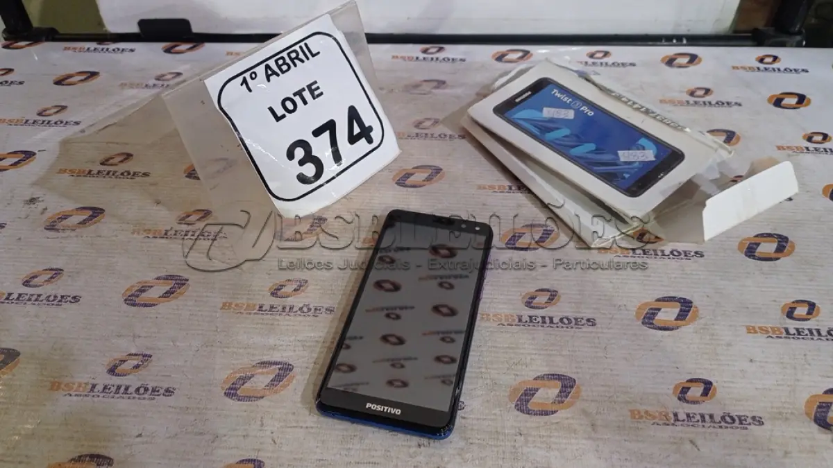 LOTE 374 - 01 SMARTFONE MODELO TWIST MARCA POSITIVO. (NO ESTADO) ATENÇÃO! FAZER A VISITAÇÃO ANTES DE ARREMATAR, NÃO SABEMOS SE FUNCIONA, LEILÃO NÃO TEM GARANTIA E NEM DEVOLUÇÃO, SUJEITO A POSSÍVEIS AVARIAS VISÍVEIS/OCULTAS E/OU AUSÊNCIA DE COMPONENTES.
