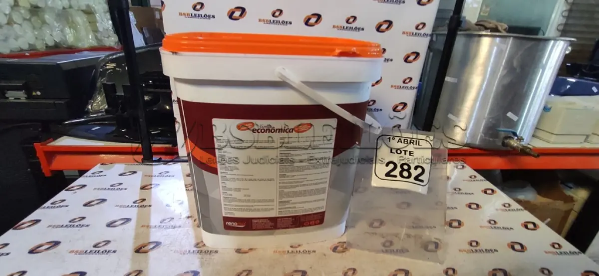 LOTE 282 - 01 BALDE DE TINTA ECONÔMICA SEMIBRILHO PARA INTERIORES E EXTERIORES DE 16L NA COR BRANCO NEVE MARCA RENOCRIL. (NO ESTADO) ATENÇÃO! FAZER A VISITAÇÃO ANTES DE ARREMATAR, NÃO SABEMOS SE FUNCIONA, LEILÃO NÃO TEM GARANTIA E NEM DEVOLUÇÃO, SUJEITO A POSSÍVEIS AVARIAS VISÍVEIS/OCULTAS E/OU AUSÊNCIA DE COMPONENTES.