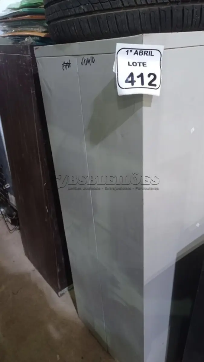 LOTE 412 - 01 GAVETEIRO DE AÇO COM 04 GAVETAS. (NO ESTADO) ATENÇÃO! FAZER A VISITAÇÃO ANTES DE ARREMATAR, NÃO SABEMOS SE FUNCIONA, LEILÃO NÃO TEM GARANTIA E NEM DEVOLUÇÃO, SUJEITO A POSSÍVEIS AVARIAS VISÍVEIS/OCULTAS E/OU AUSÊNCIA DE COMPONENTES.