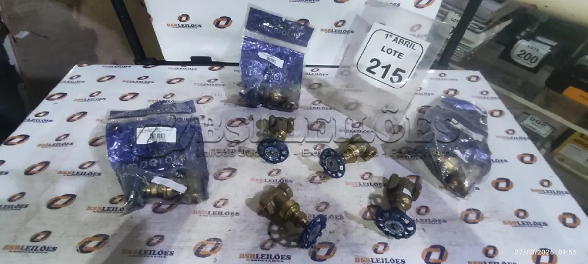 LOTE 215 - 07 REGISTROS DE GAVETA BRUTO ½’’ DN 15 PARA ÁGUA QUENTE E FRIA MARCA IMPERATRIZ. (NO ESTADO) ATENÇÃO! FAZER A VISITAÇÃO ANTES DE ARREMATAR, NÃO SABEMOS SE FUNCIONA, LEILÃO NÃO TEM GARANTIA E NEM DEVOLUÇÃO, SUJEITO A POSSÍVEIS AVARIAS VISÍVEIS/OCULTAS E/OU AUSÊNCIA DE COMPONENTES.