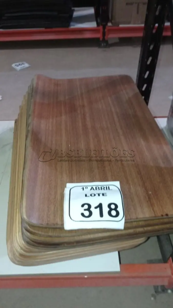 LOTE 318 - 20 PLACAS DE MADEIRA. (NO ESTADO) ATENÇÃO! FAZER A VISITAÇÃO ANTES DE ARREMATAR, NÃO SABEMOS SE FUNCIONA, LEILÃO NÃO TEM GARANTIA E NEM DEVOLUÇÃO, SUJEITO A POSSÍVEIS AVARIAS VISÍVEIS/OCULTAS E/OU AUSÊNCIA DE COMPONENTES.